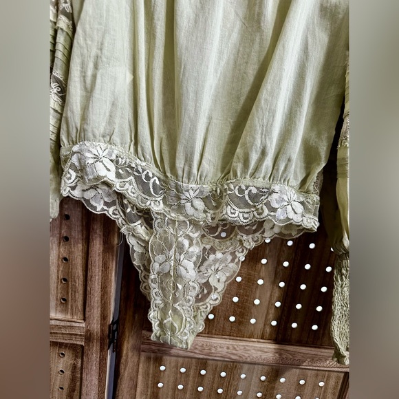 Free People Sage Mint Green Eloise Bodysuit Blouse Lace Pleated Balloon Sleeves - Picture 8 of 10